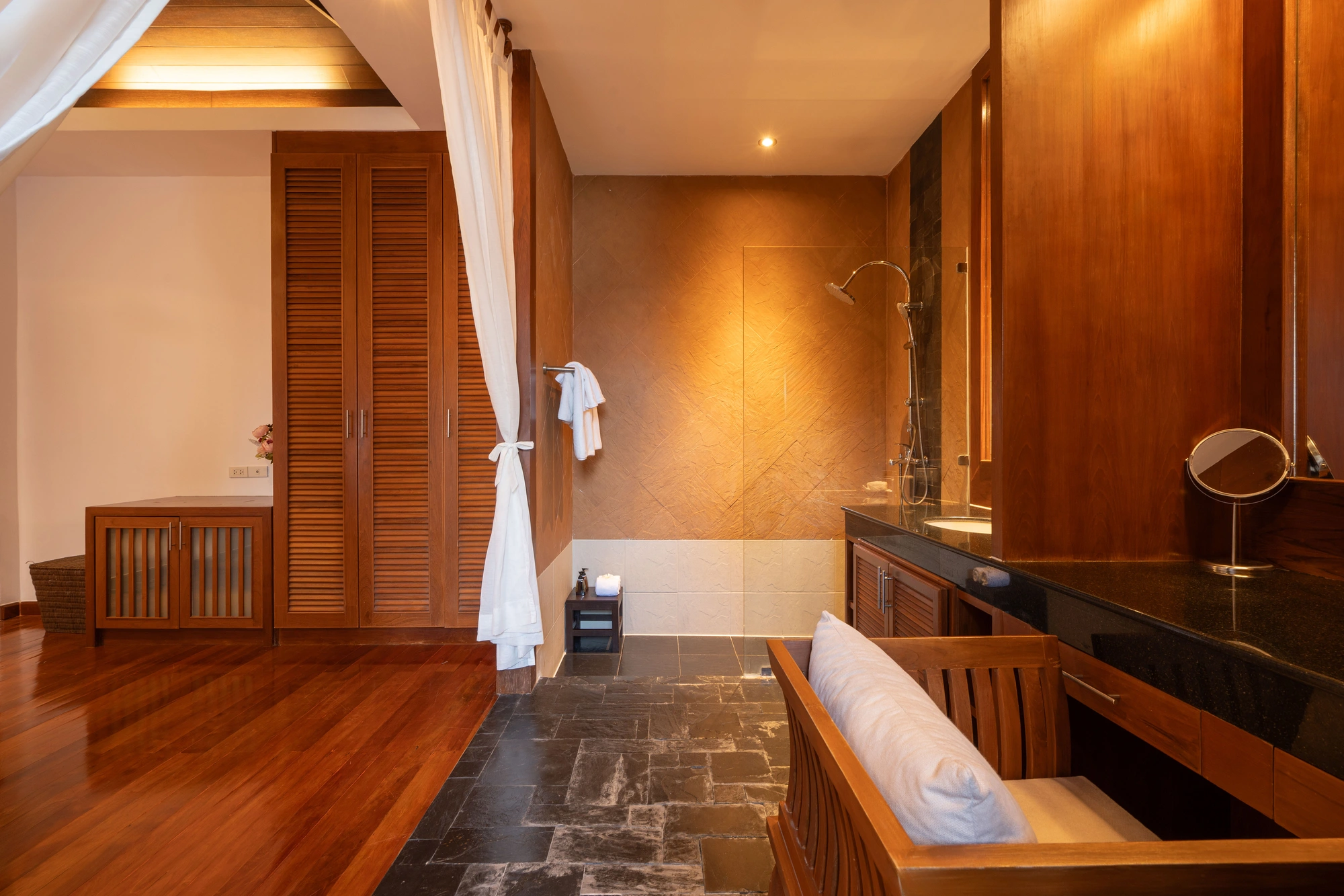 Master bedroom bathroom