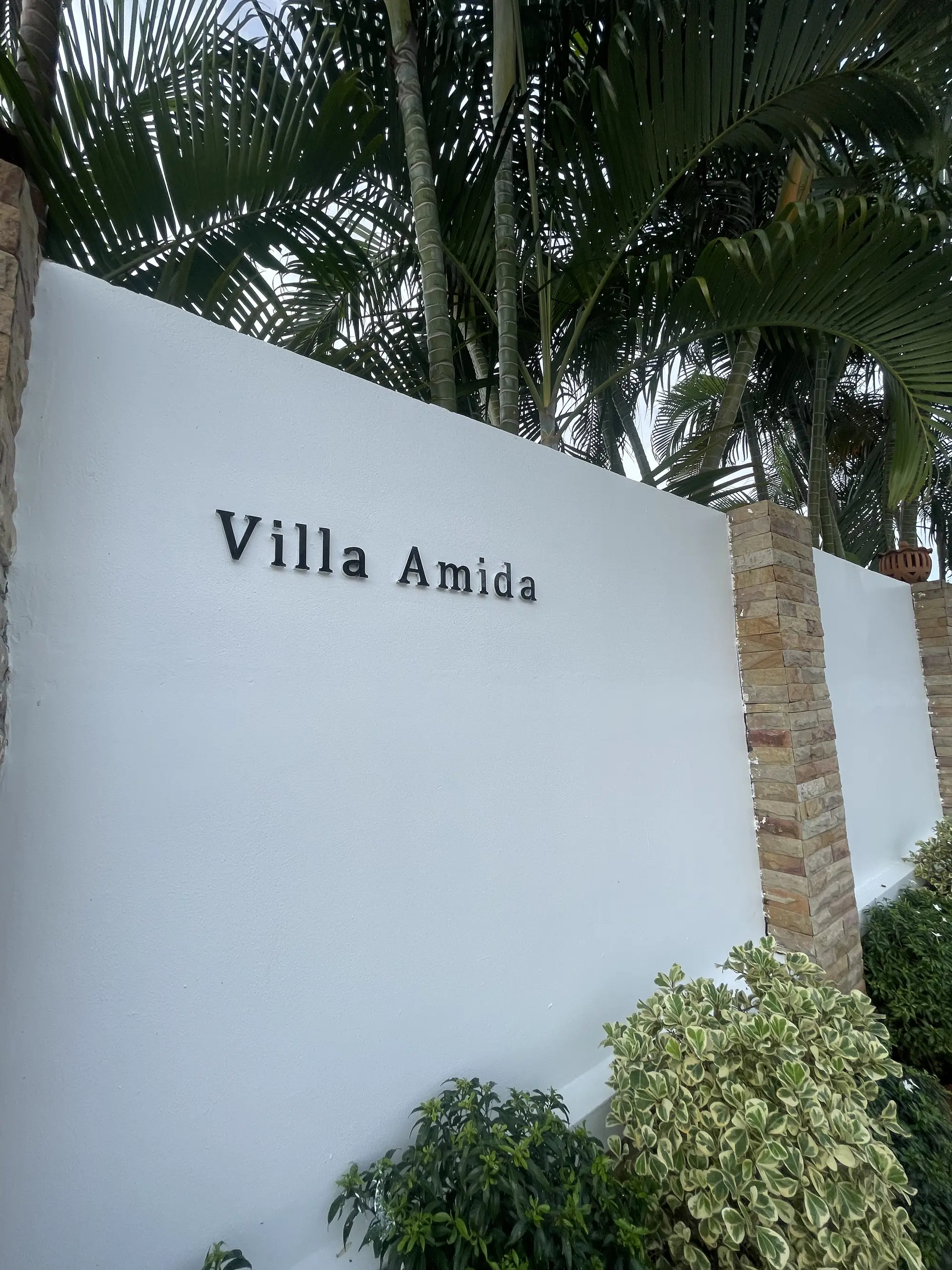 Villa and surroundings