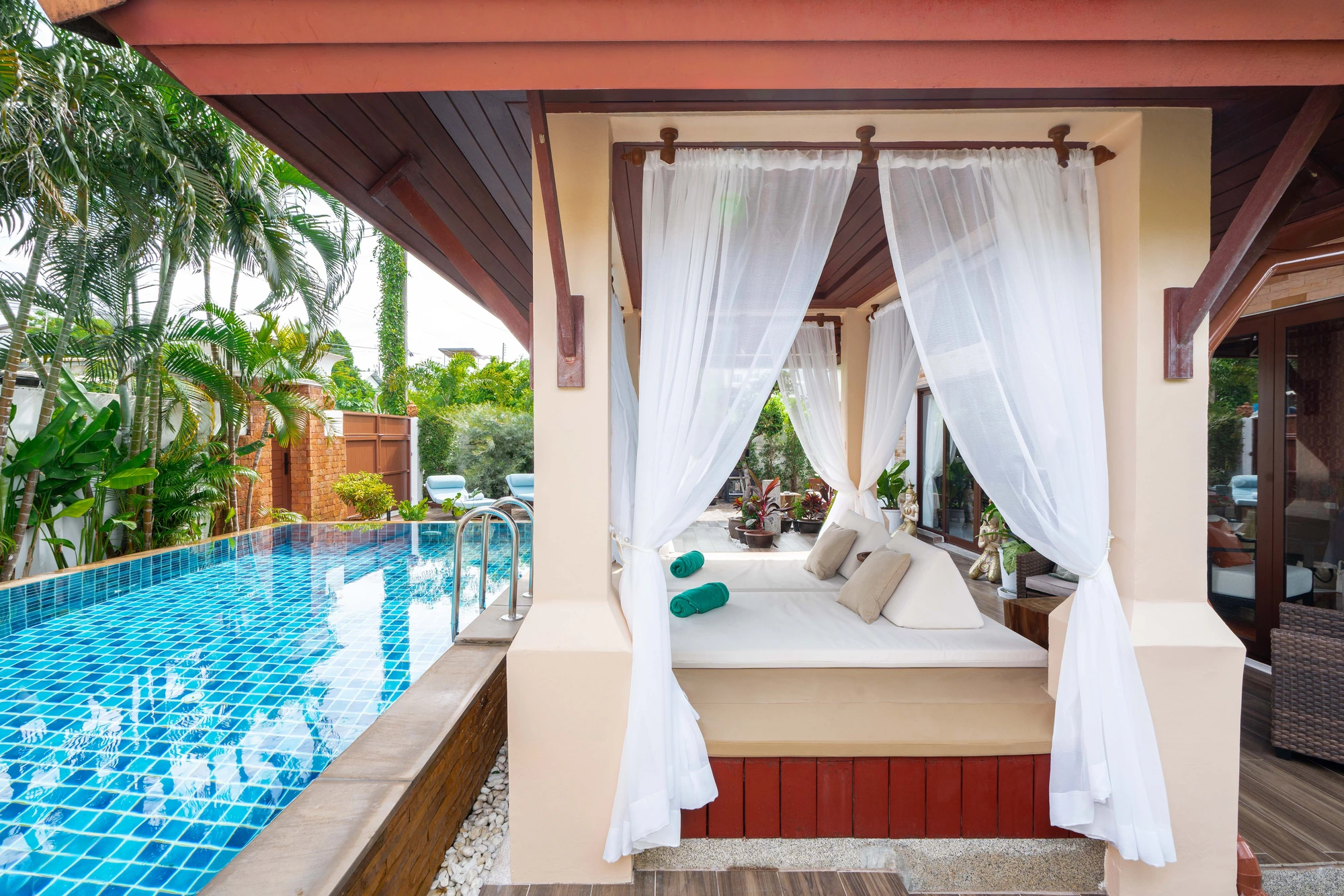 Pool & Sala